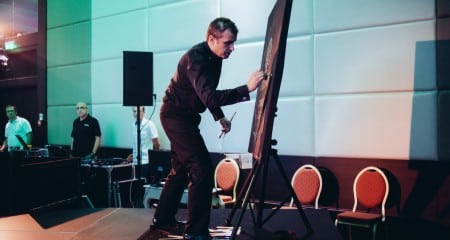 Moment pictura cu glitter realizat de Bogdan Olteanu