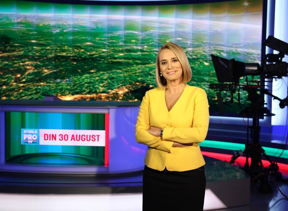 Andreea Esca, live pe Facebook