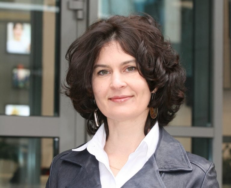 Natalia Gelshtein Kiss crop