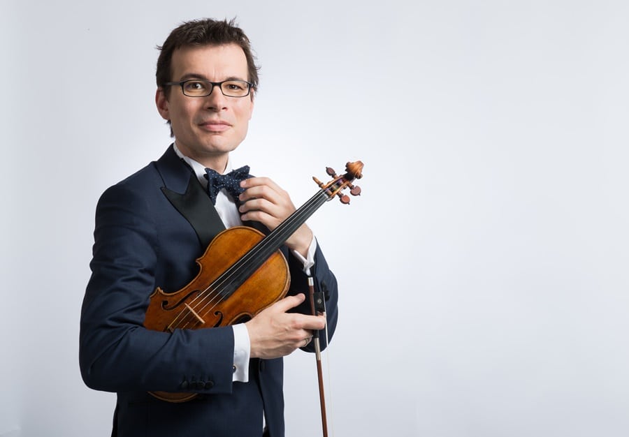Vioara Stradivarius merge mai departe