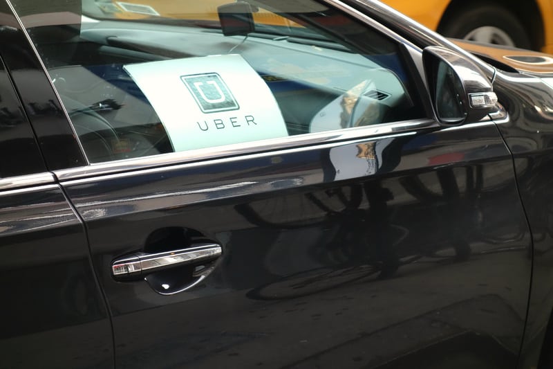 Primul parteneriat între UBER și o universitate românească