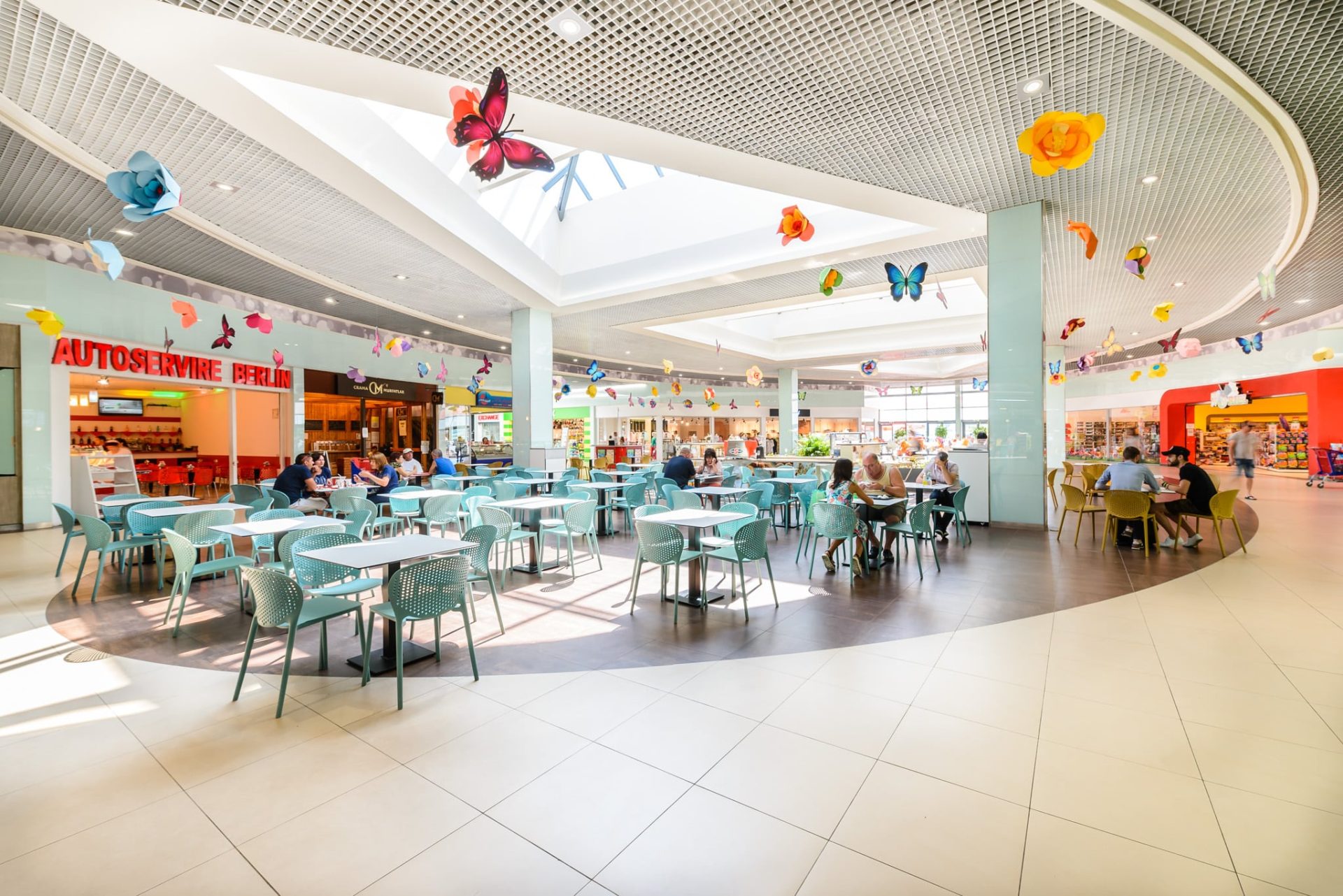 Investiții de 2 mil. euro în modernizarea TOM Carrefour din Constanța