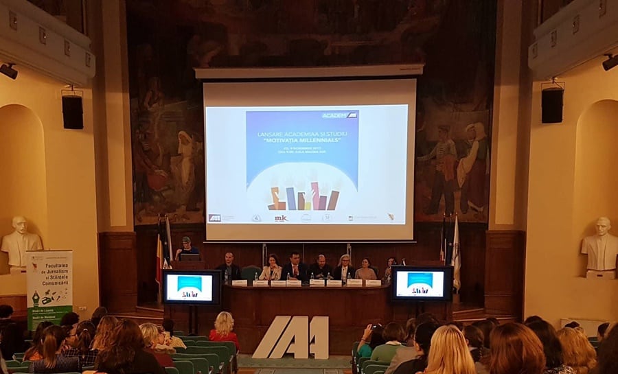 S-a lansat AcademIAA