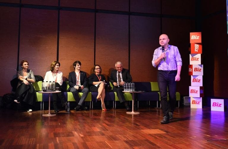 Negut panel e1511216285128