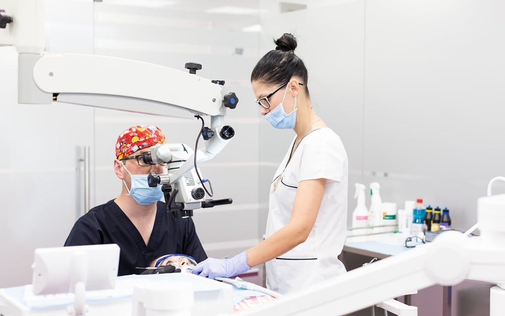 Cum se extinde o clinică dentară la nivel național