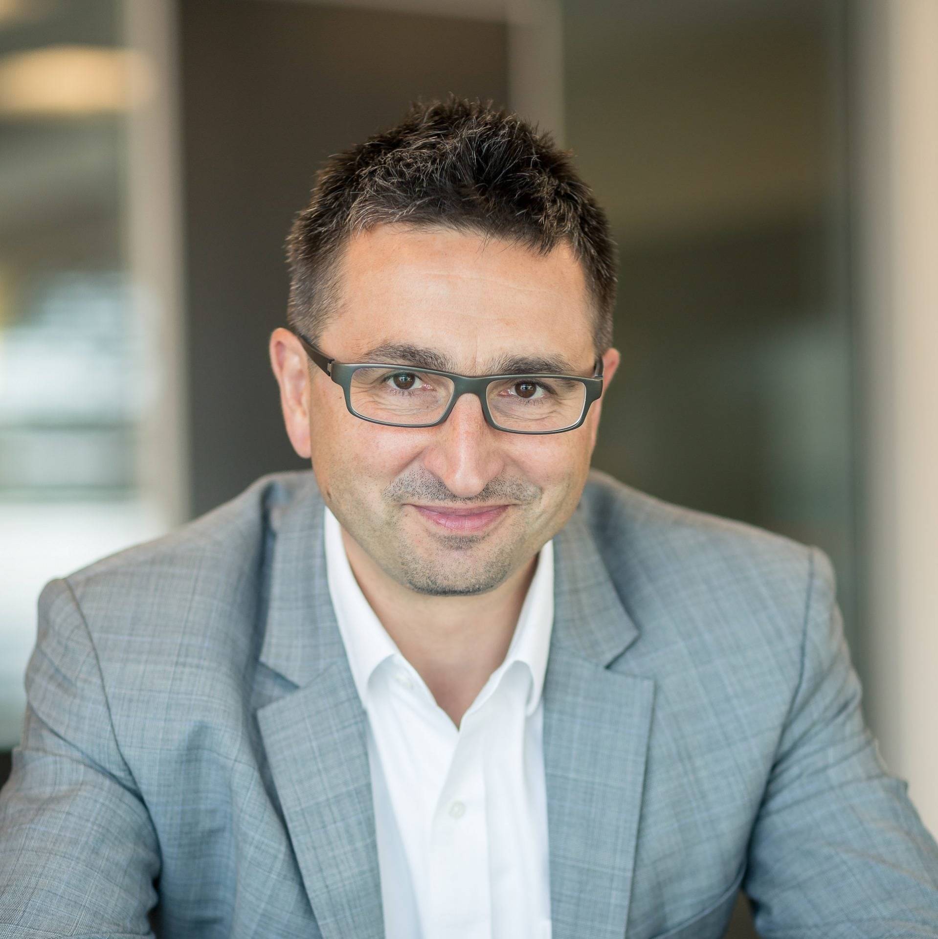 ING Bank urcă pe locul 6 in topul băncilor după active