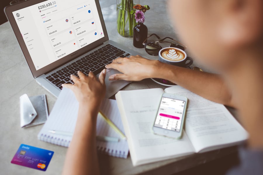 Revolut vine în România din luna mai