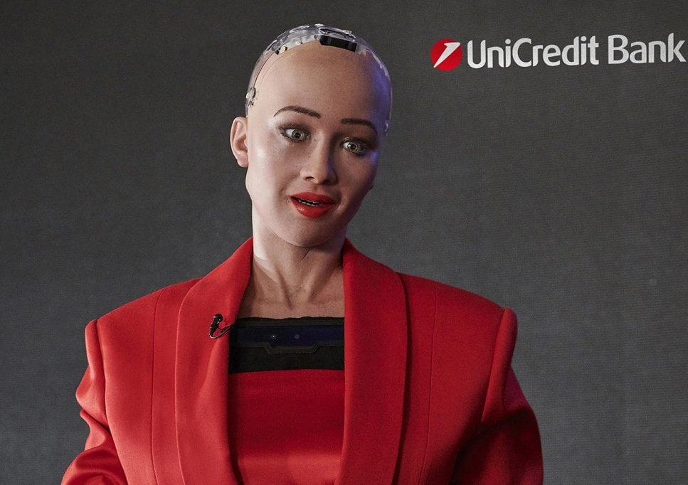 Robotul Sophia are card de credit de la UniCredit