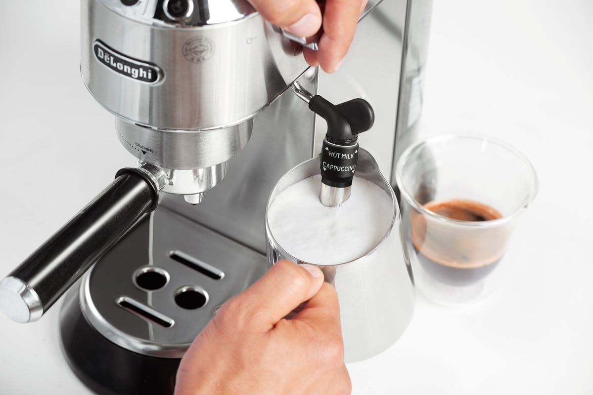 De'Longhi lansează un nou espressor pe piața românească