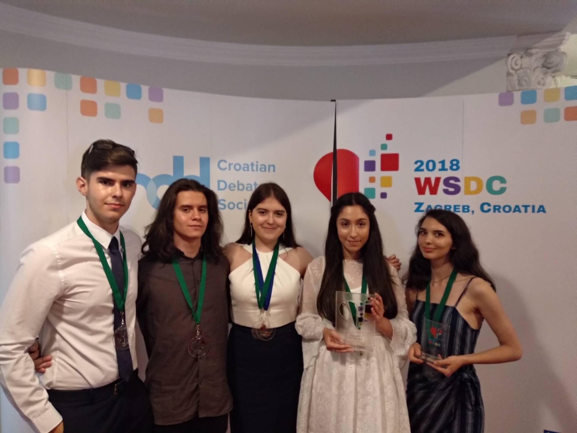 România, campioană la dezbateri
