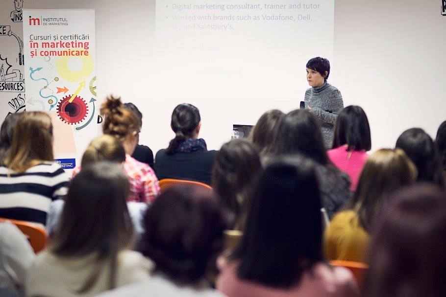 Noi programe de transformare profesională pentru practicienii de marketing din România