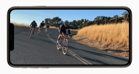 Apple iPhone Xs gold video screen 09122018