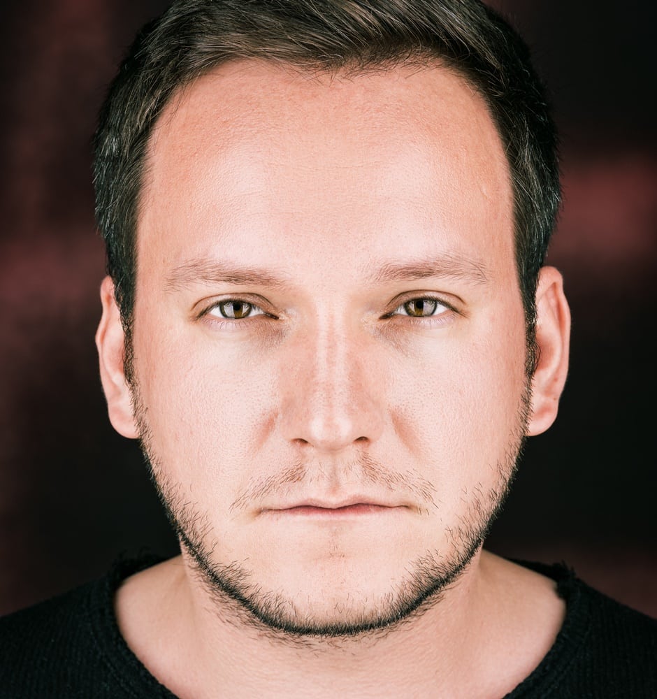 Ce planuri are noul director de creație al V8 Interactive?
