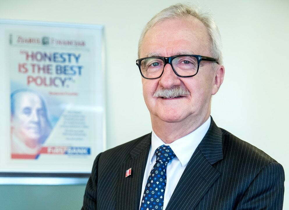 Robert Hadley, numit vicepreședinte First Bank