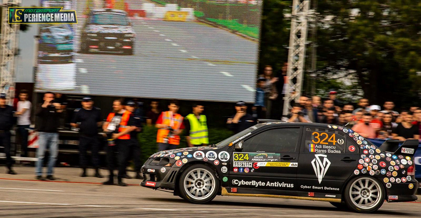 Raise to Race ajută o echipă tânără de raliu să fie pe podium