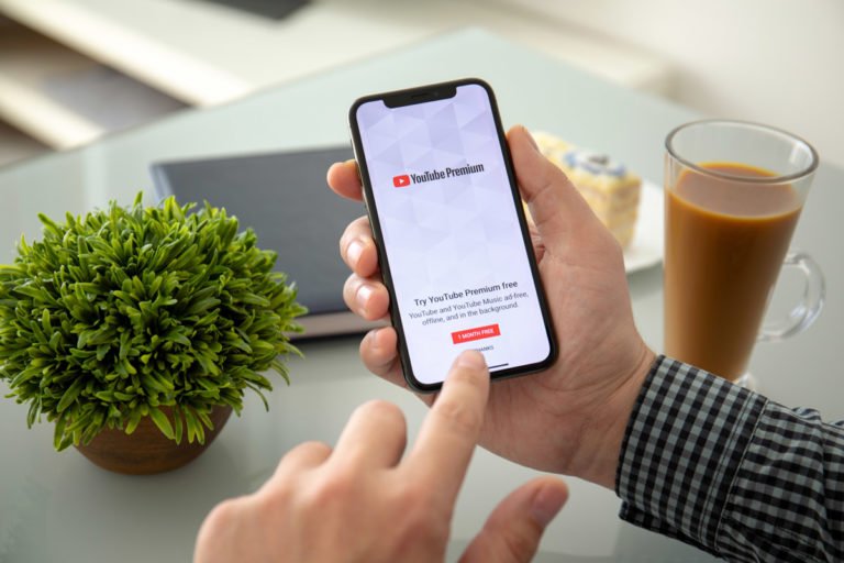 YouTube Premium Dreamstime
