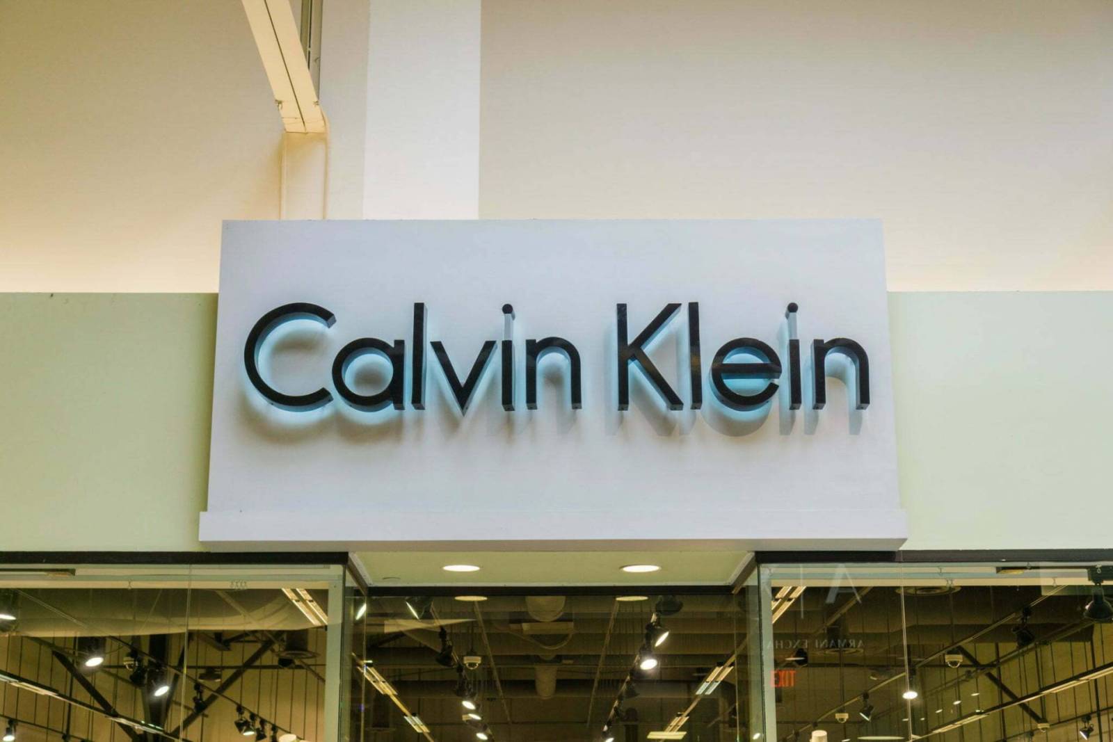 Calvin Klein are un nou distribuitor exclusiv și partener de franciză