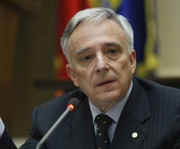 Isărescu, validat la conducerea BNR