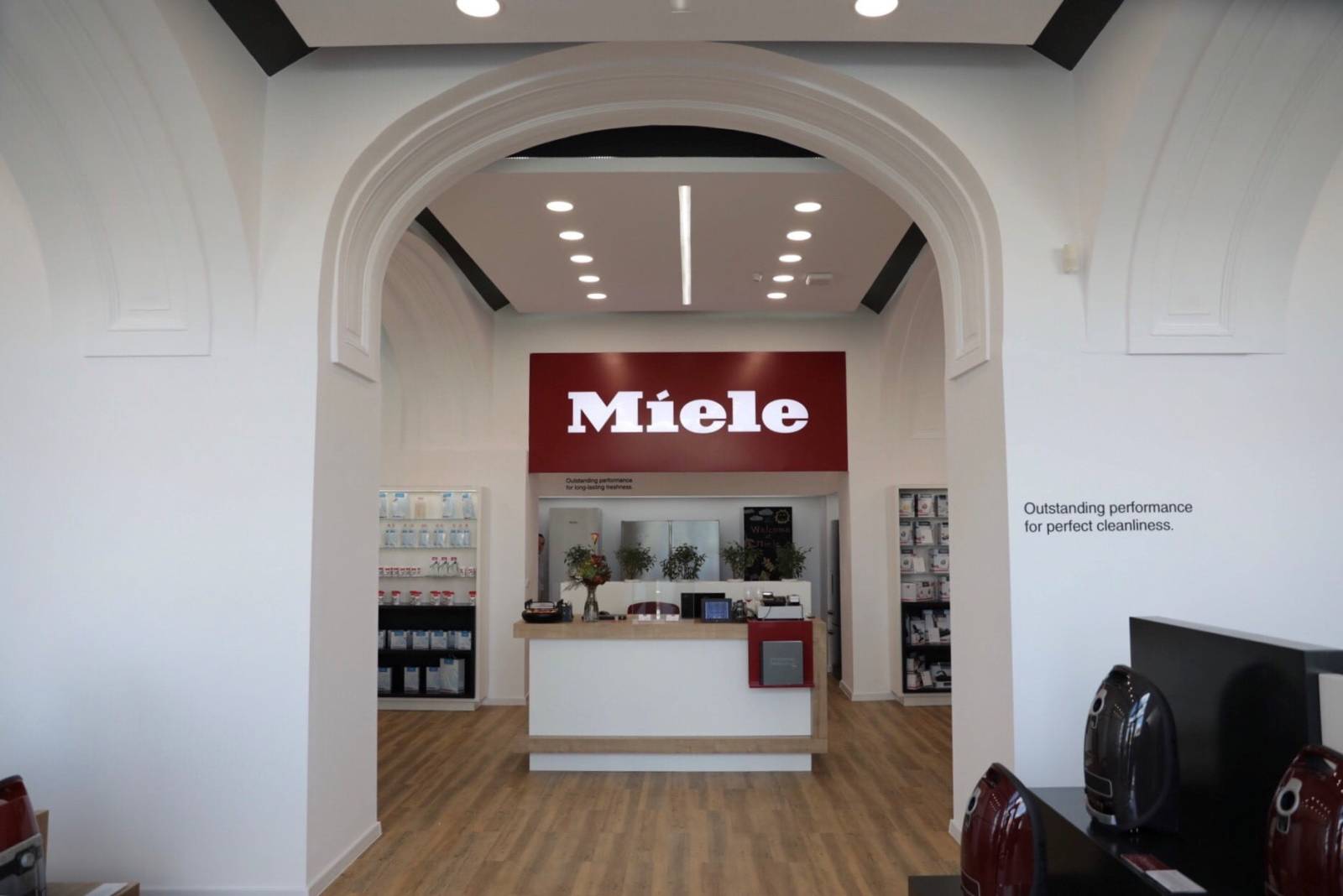 Loredana Butnaru, CEO Miele România, preia și conducerea filialei din Ungaria