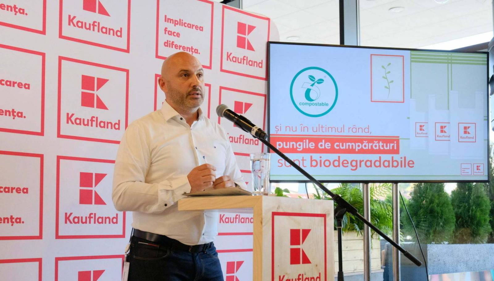 Kaufland: “Consumul excesiv de pungi dăunează grav comunității”