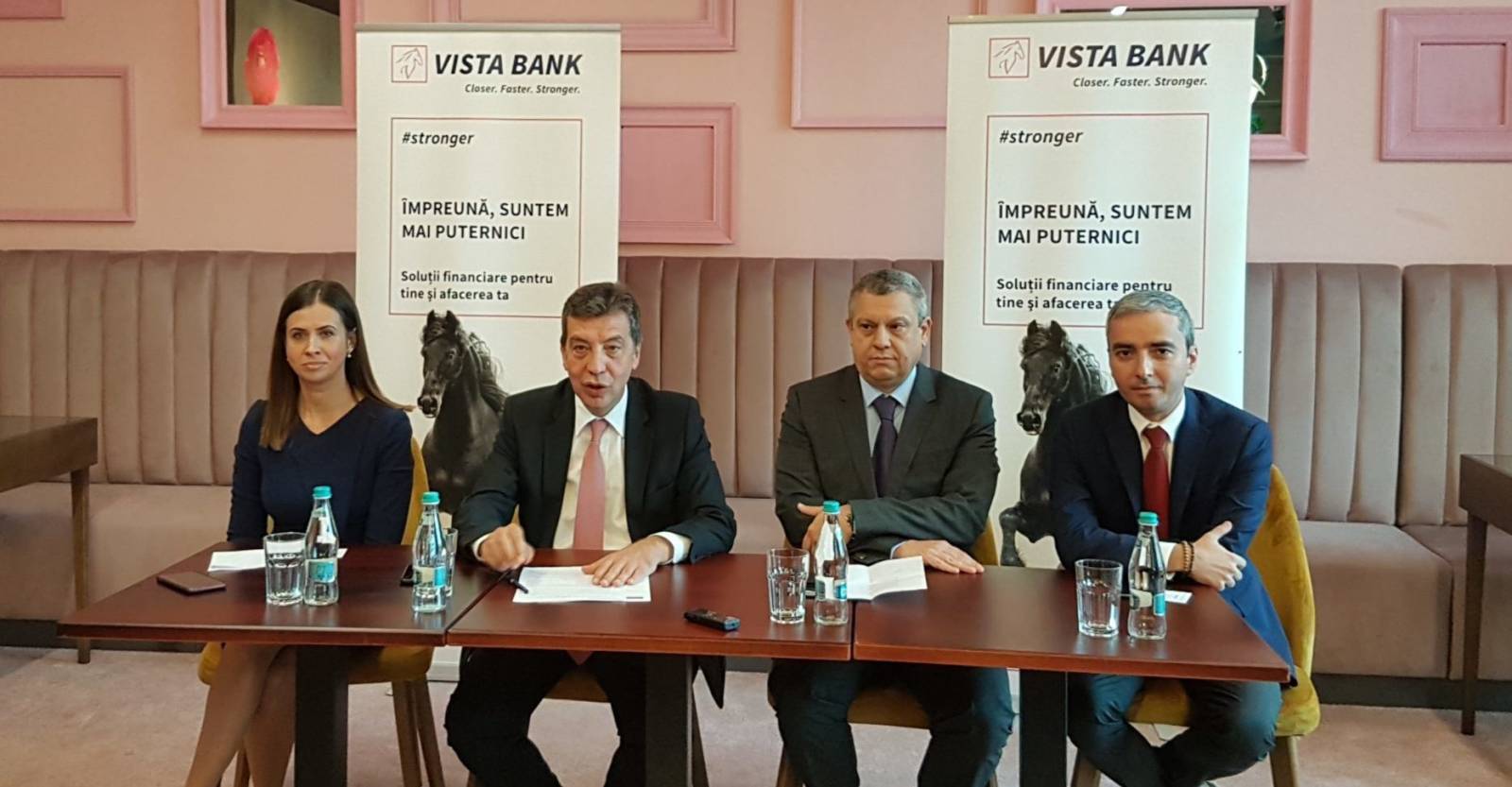 Vista Bank schimbă gama de produse