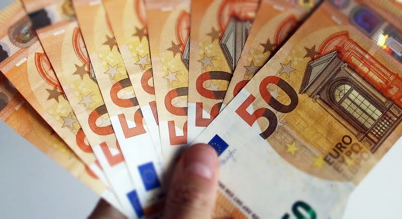 Cu cât au crescut salariile angajaților din sectorul privat în 2019?