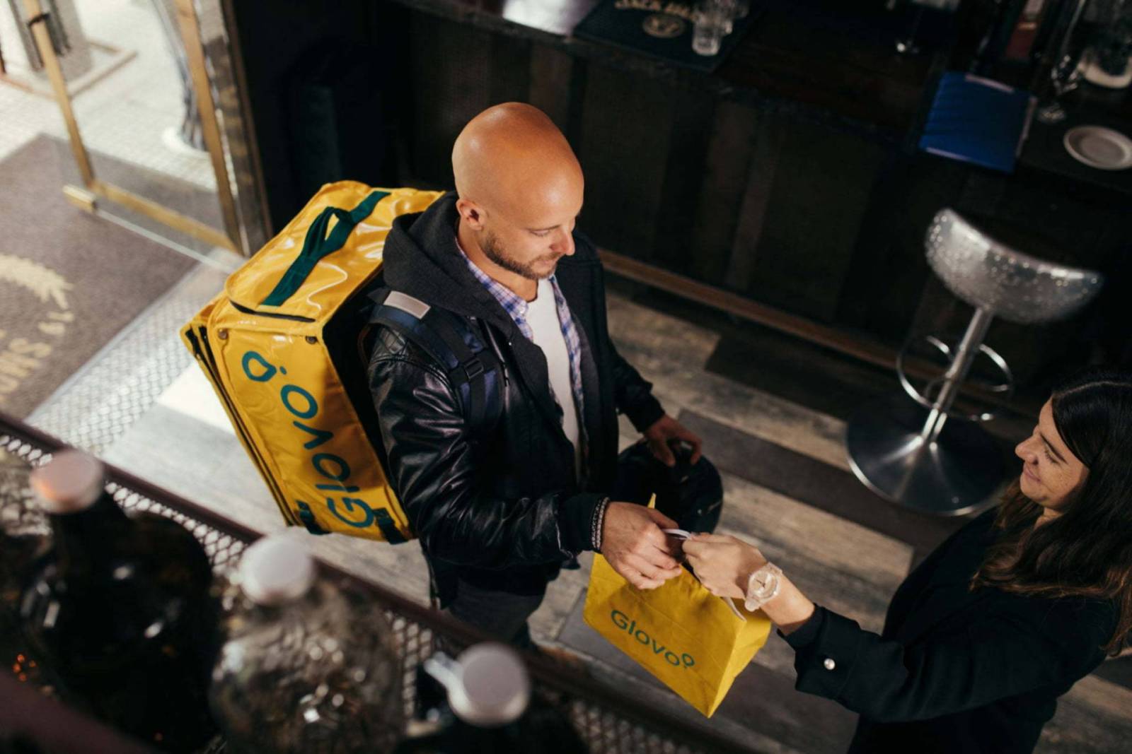 Glovo ajunge și pe piața din Arad