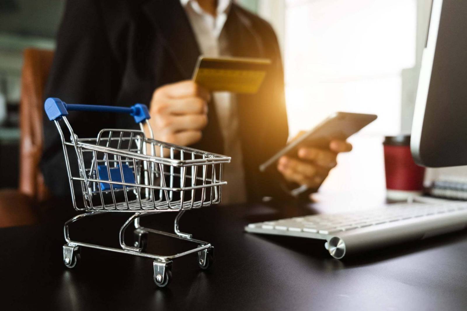 Studiu: românii vor cheltui 1,2 miliarde de lei de Black Friday