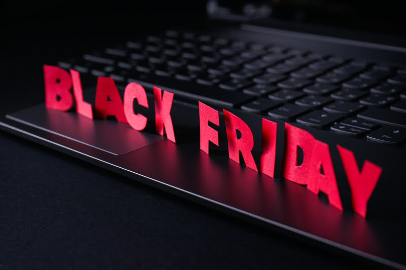 Limitless Agency: Achiziție record de Black Friday 2023 - un televizor de 148.000 de euro