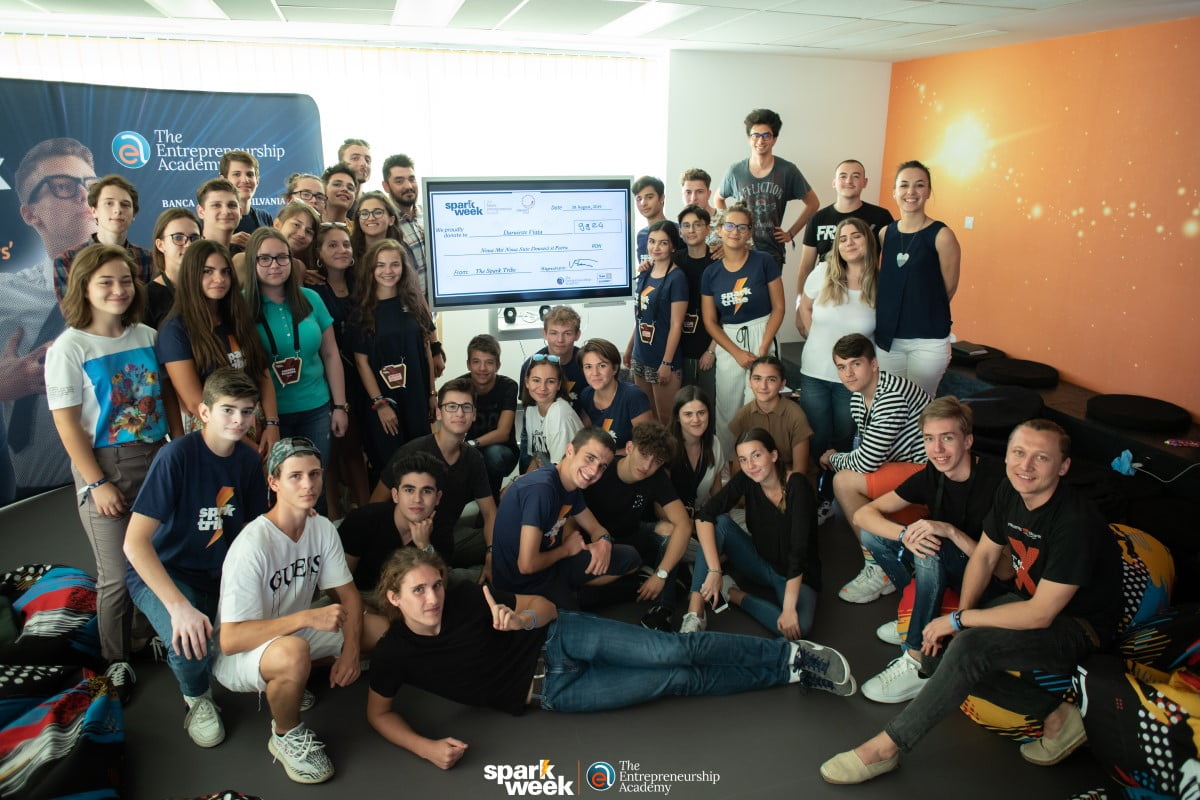 Banca Transilvania sprijină cinci tineri cu burse integrale la Spark Week