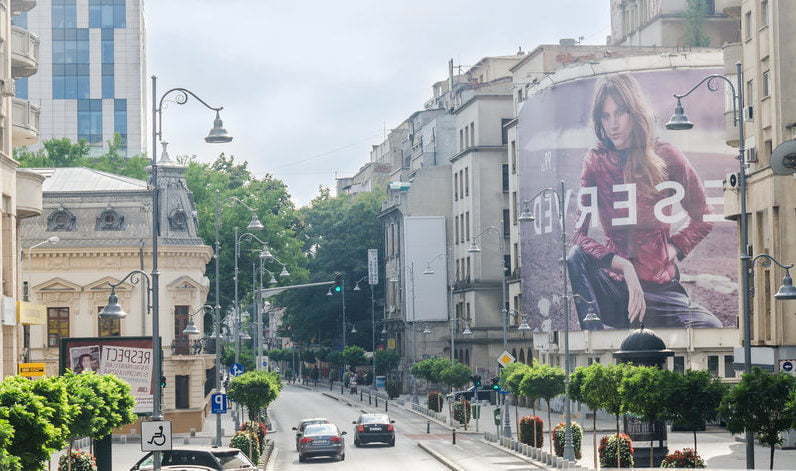Chiriile spațiilor stradale din București sunt la fel de scumpe ca în Bratislava