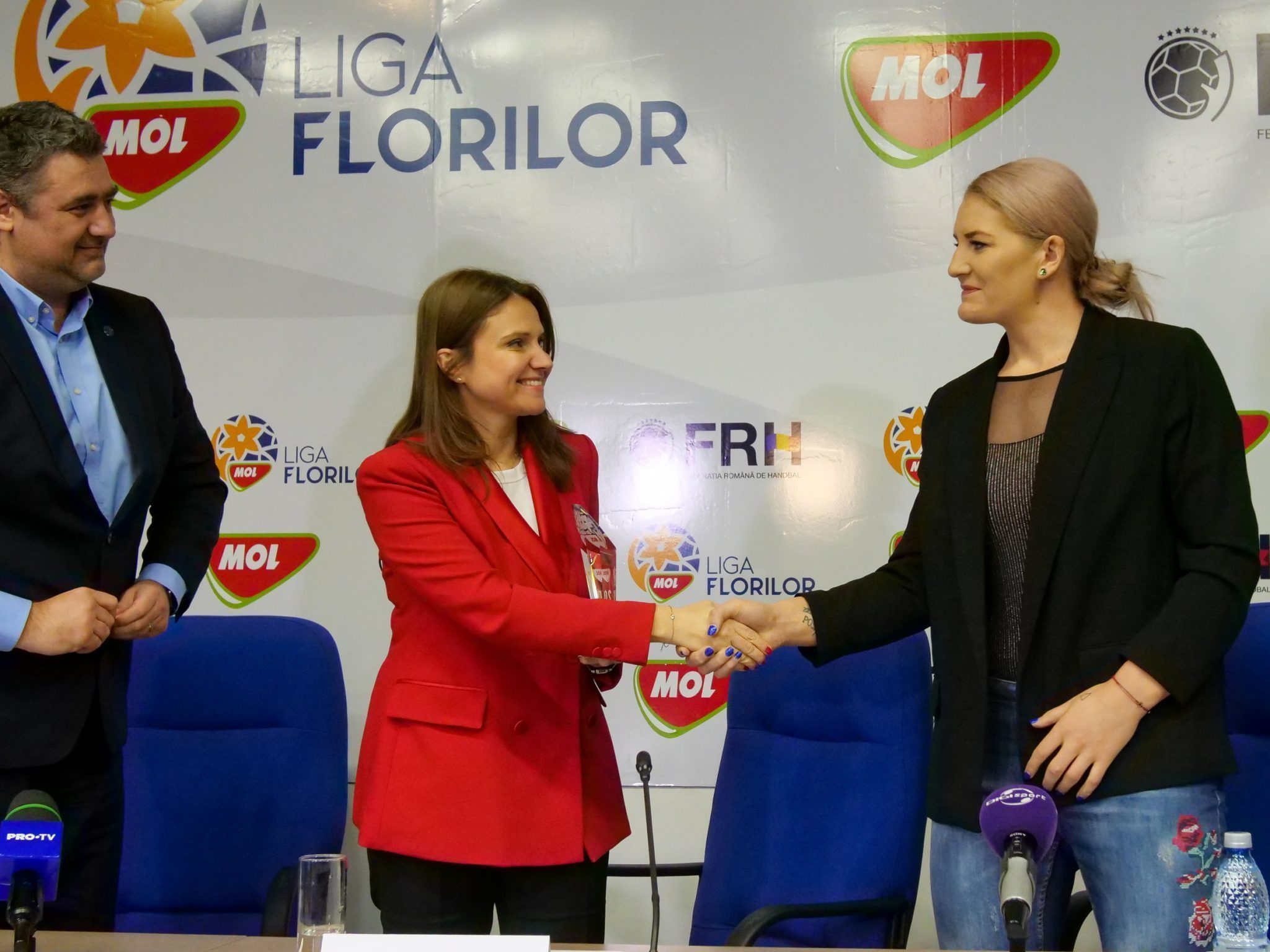 MOL susține handbalul feminin
