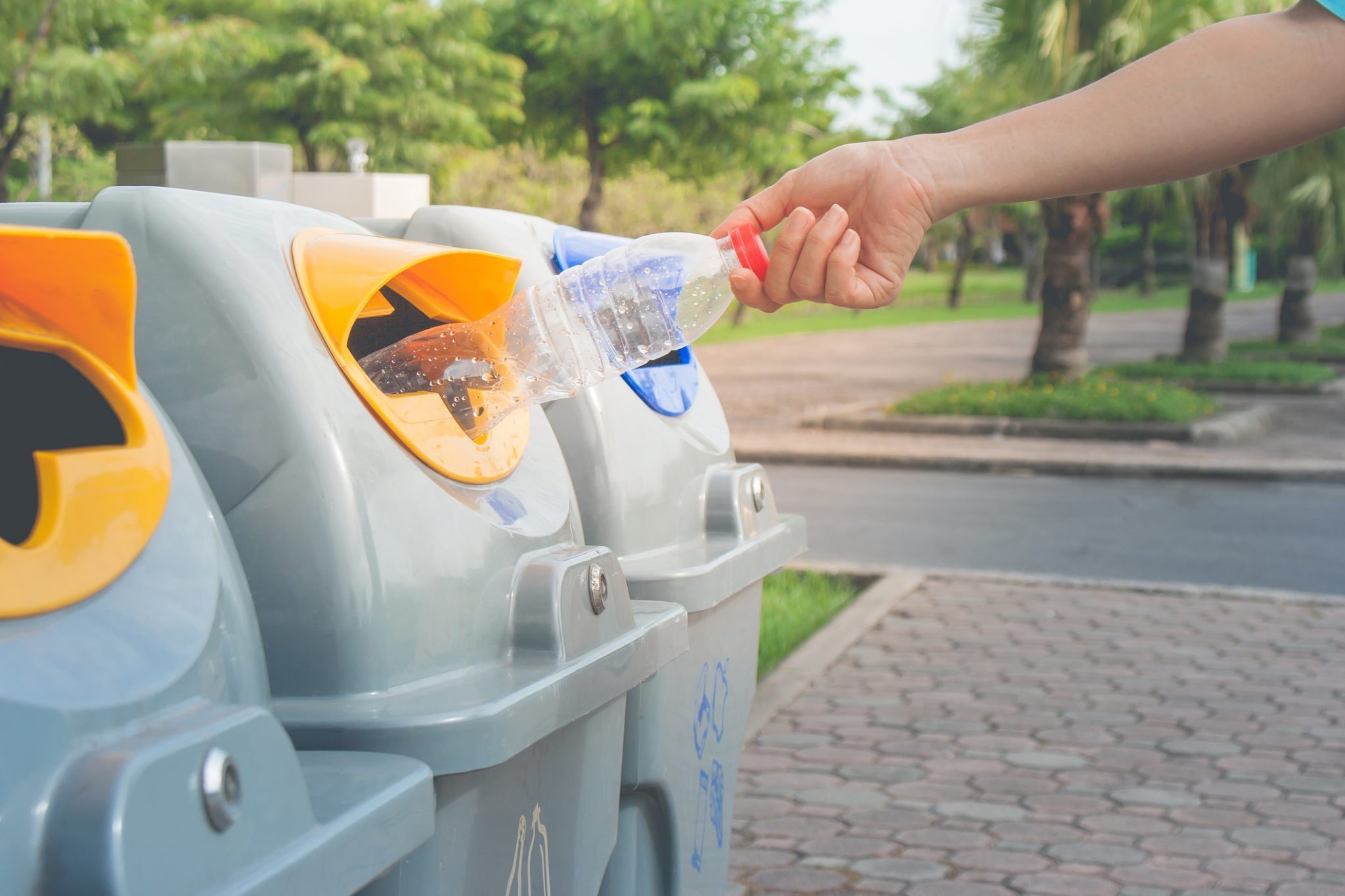Colectarea selectivă a plasticului, o problemă pentru 9 din 10 români