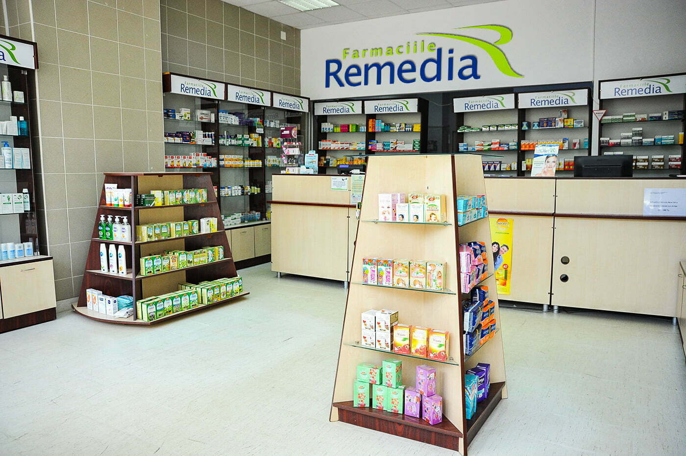 52 de farmacii Remedia intră în portofoliul Help Net