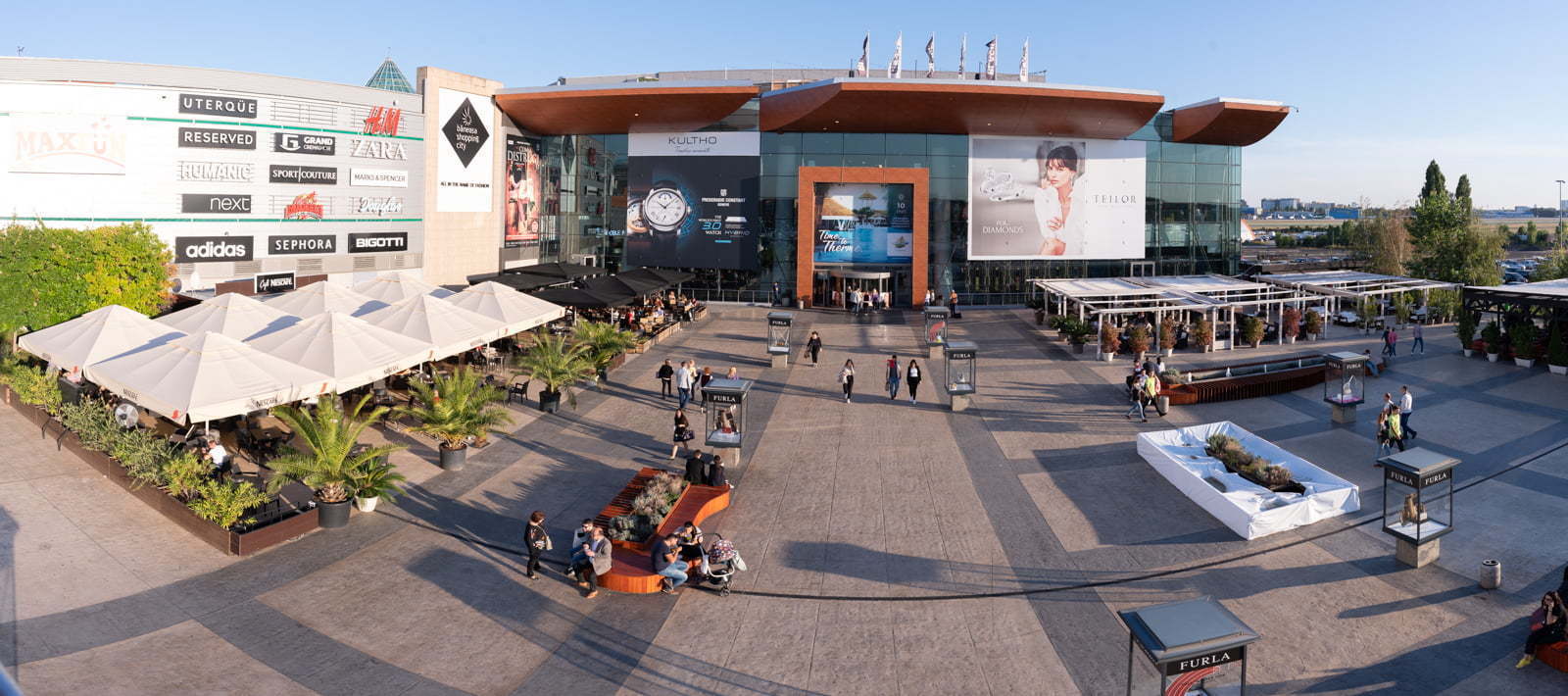 Băneasa Shopping City se închide de luni