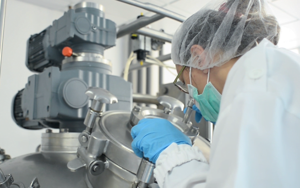 Farmec așteaptă avizul de la Cantacuzino ca să înceapă producția de dezinfectanți
