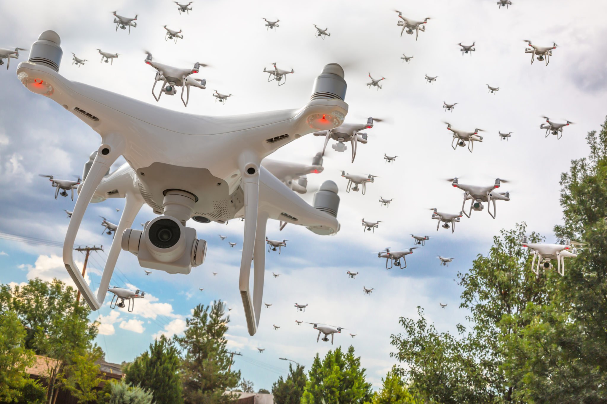 O dronă face cât 100 de muncitori. La dezinsecția de COVID-19