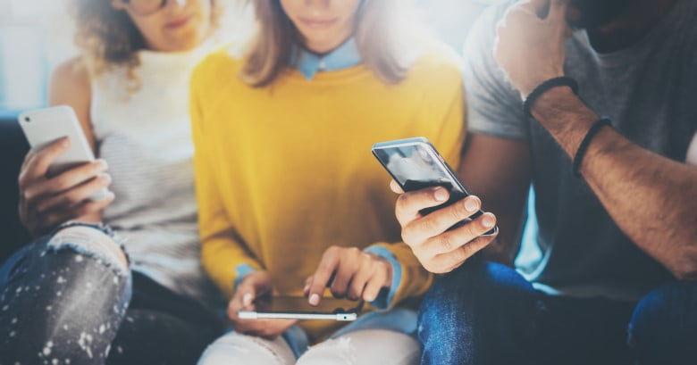 Orange și Vodafone plătesc 60 de milioane de euro pentru prelungirea licențelor
