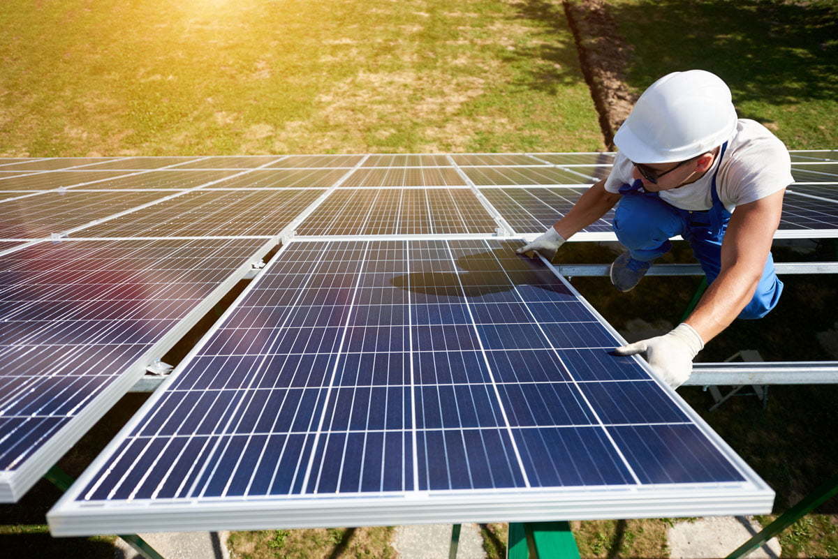 5.300 de prosumatori se pot apuca de montat panouri fotovoltaice prin Programul Casa Verde