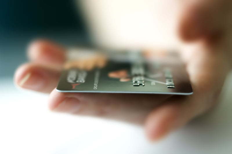 Mastercard crește limita pentru plățile contactless fără PIN