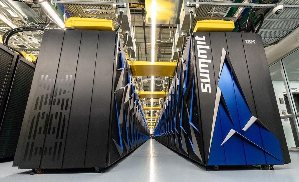 Cel mai rapid supercomputer din lume lucrează pentru stoparea COVID-19