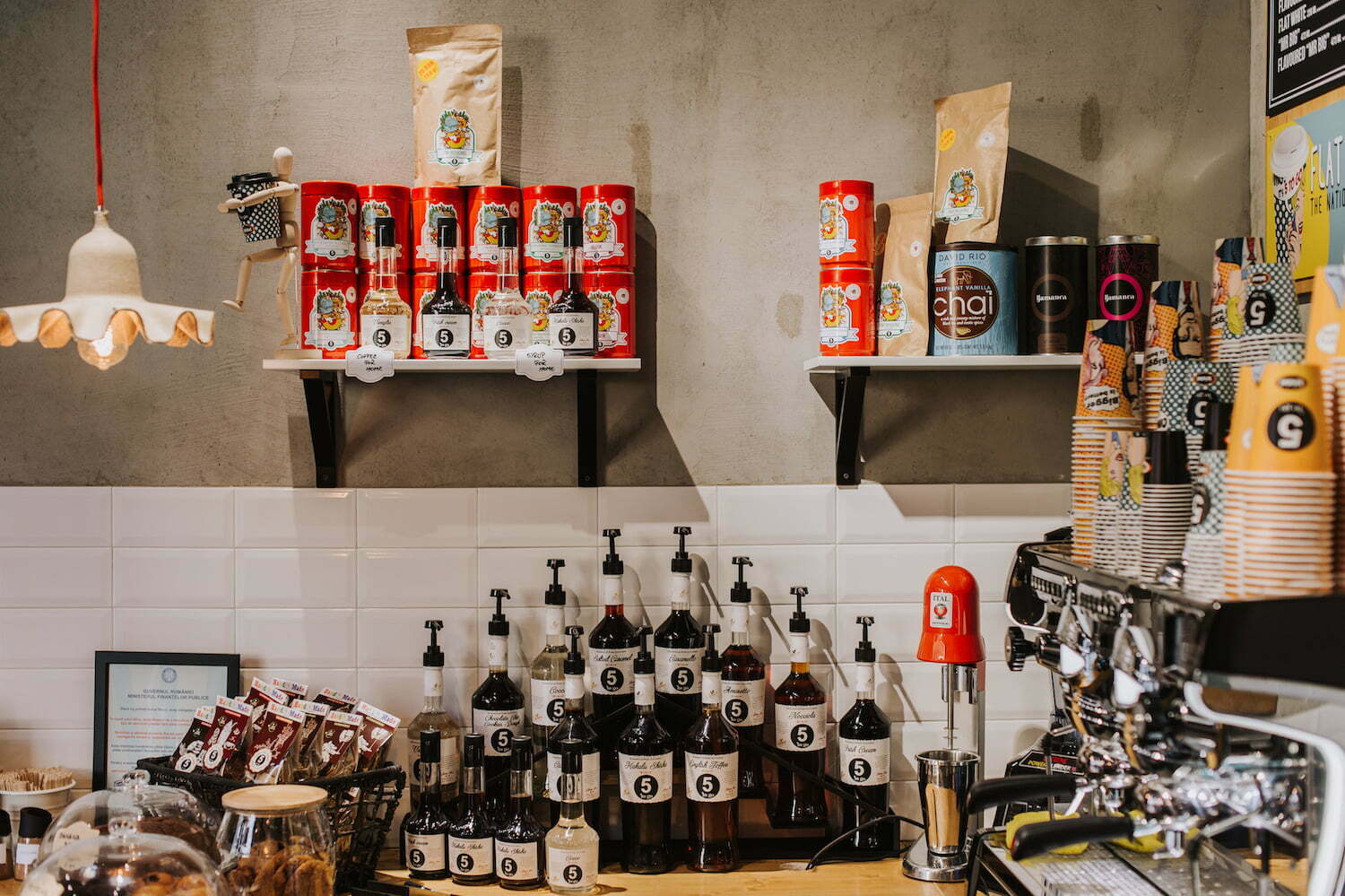 Lanțul de cafenele 5 to go se redeschide pe 5 mai