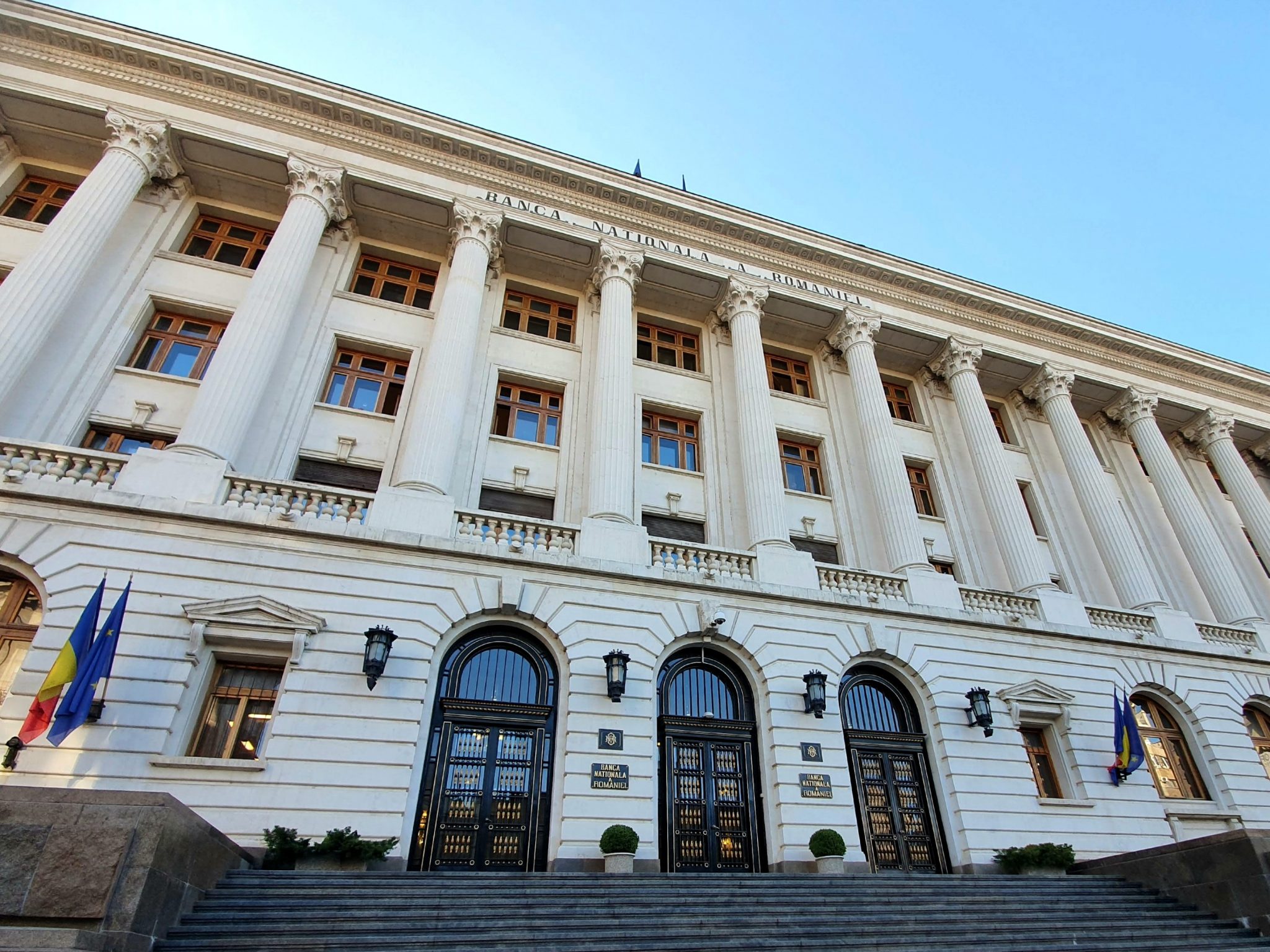 Felicitări macro. Ministerul de Finanțe urează La mulți ani Băncii Naționale a României