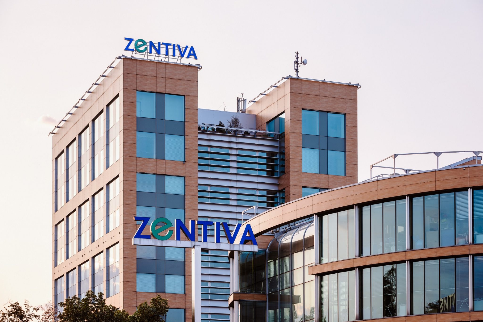 Zentiva finalizează achiziția Alvogen