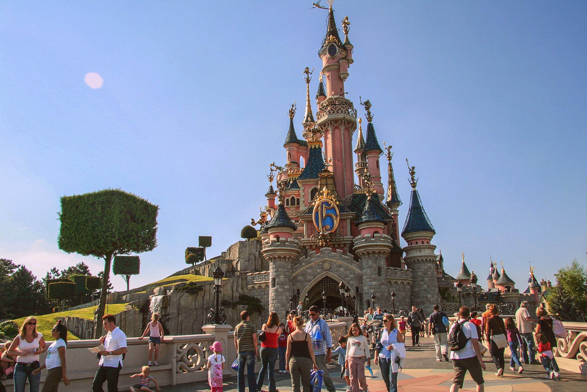 Disney trimite în șomaj 100.000 de angajați