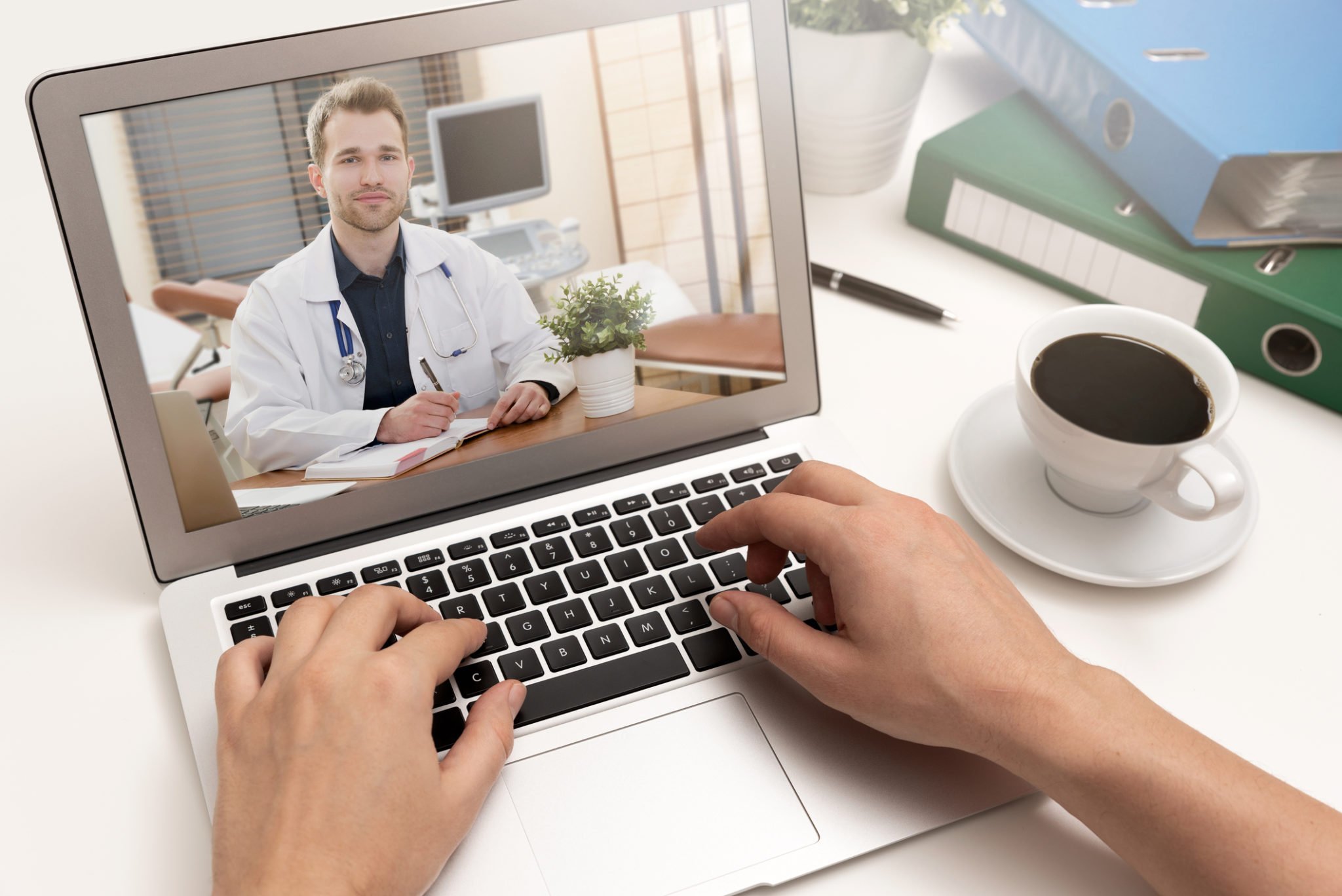 Cinci servicii de telemedicină dacă ai nevoie de un medic pe durata stării de urgență