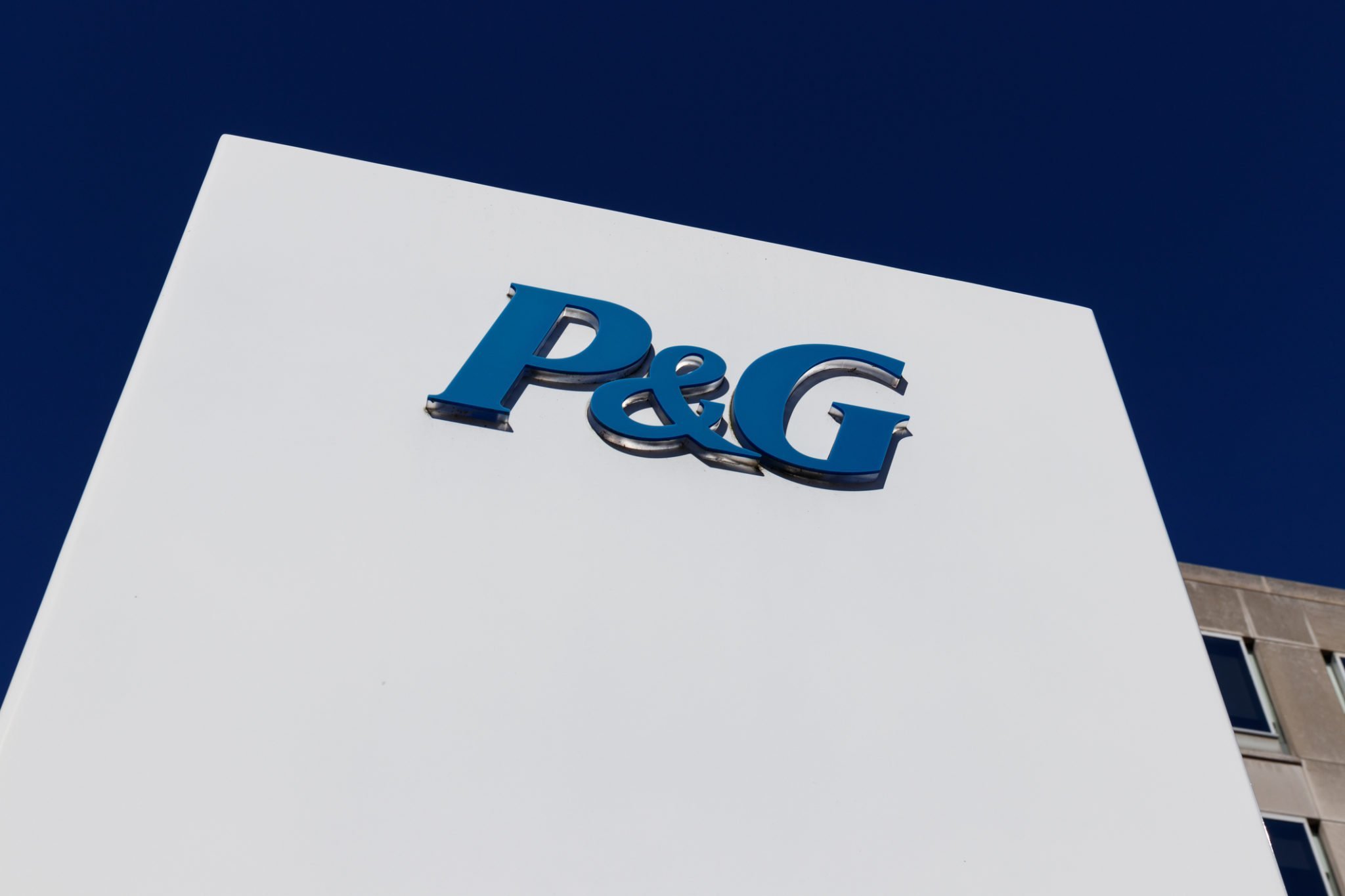 Procter & Gamble România donează 1.500.000 de lei către Crucea Roșie Română