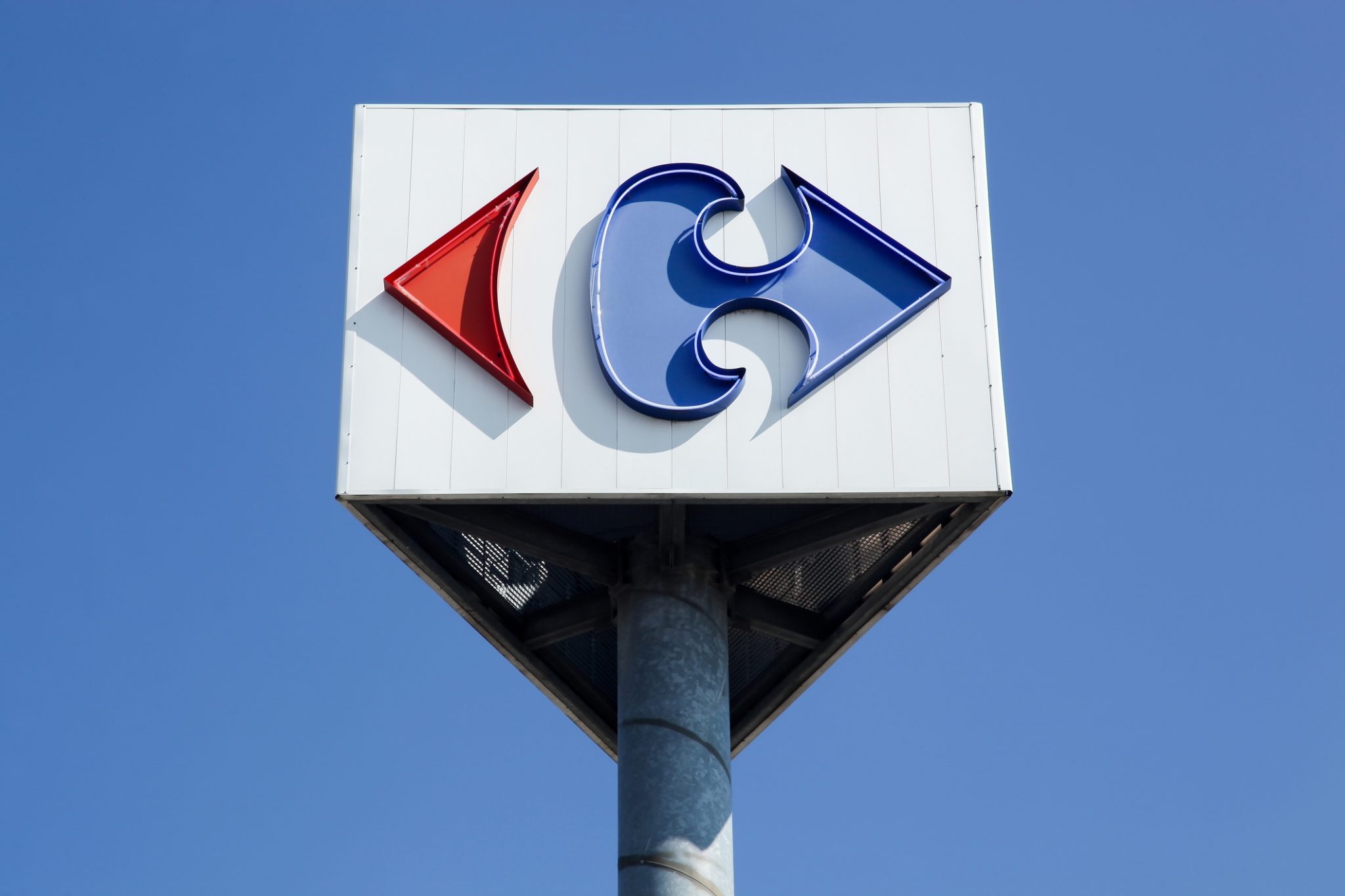 Carrefour România donează 200.000 de euro către Crucea Roșie Română