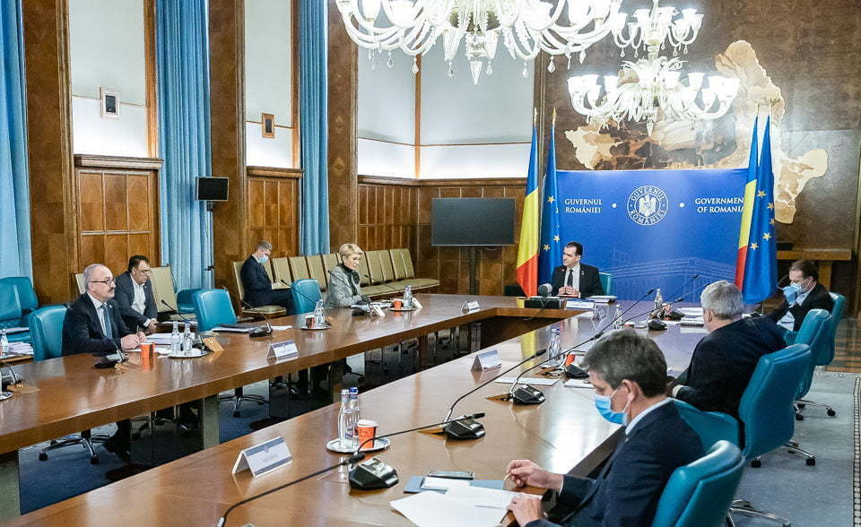 Rectificarea bugetară, discutată de Guvern luni