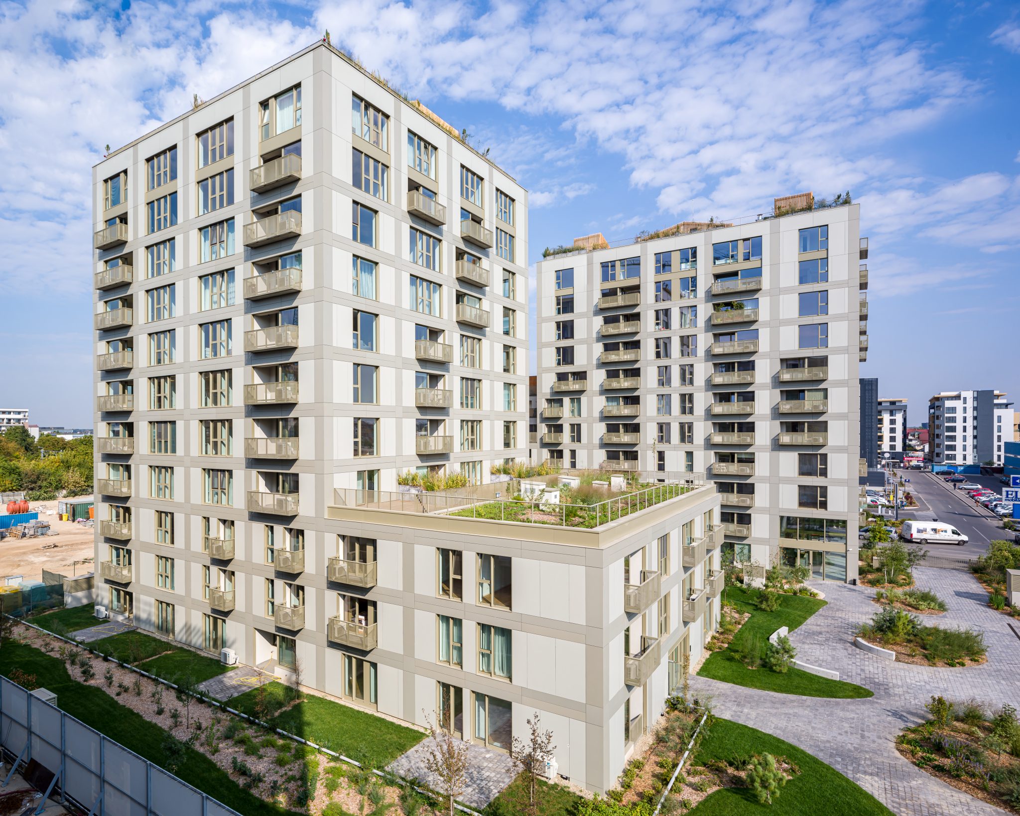 Piața imobiliară se temperează: mai mulți proprietari reduc chiriile, iar prețurile de vânzare stagn...